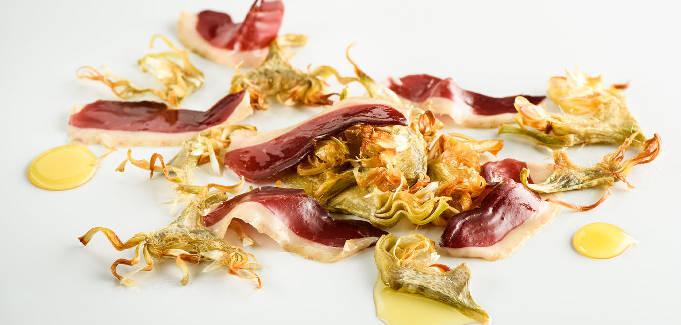 Alcachofas fritas con jamón de pato Martiko