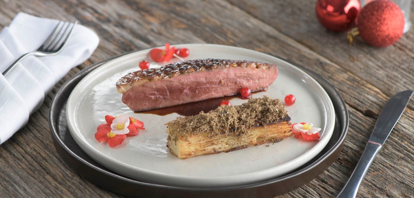 Magret Martiko asado con terrina de celery, patata y trufa