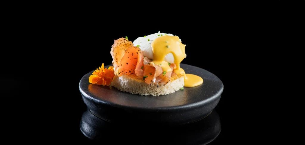Huevos benedict con salmon marinado Martiko