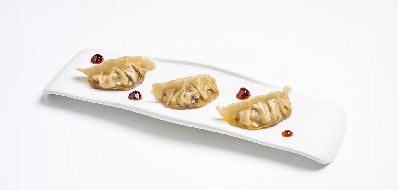 Gyozas de foie gras de pato Martiko y salsa de soja y albaricoque